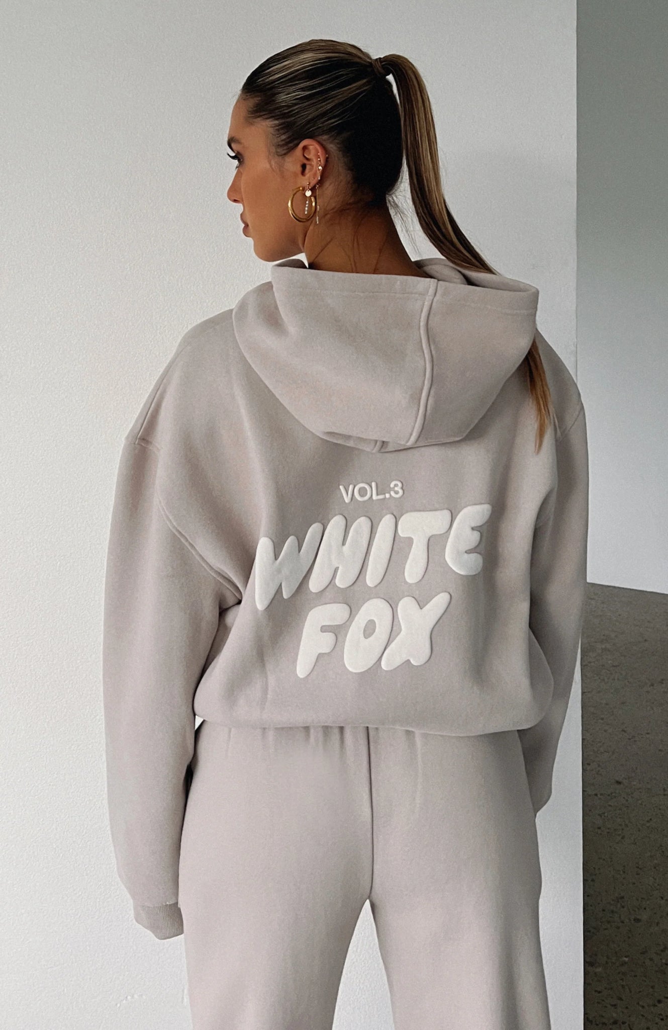 White Fox Hoodie: A Blend of Comfort and Style - VinoVogue.com